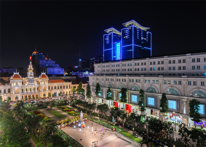 Loi-ich-lap-dat-may-dem-nguoi-ngoai-troi-tai-trung-tam-thanh-pho
